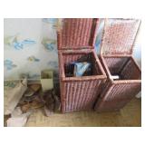 2 wicker hampers