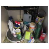 Contents sink to stove: cleaning supplies, Oster