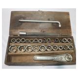 Vintage 25 Sockets & 1 Ratchet,..