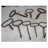 8 Hand Hooks