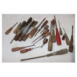 Vintage Wood Handled Screwdrivers: 4-13.5' Long
