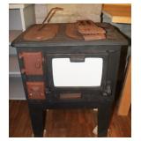 Vintage Cast Iron Stove, 23.5x19.5x30"