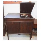 Sonora Phonograph w/ Records, 30x19x32.5"