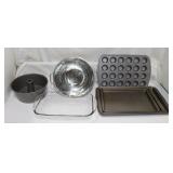 Kitchen Bakeware: Glass Baking Dish &