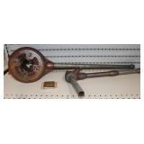 Ridgid No. 65-R pipe Threader 2-S Reamer and Dies