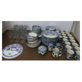 Tienshan Folk Art Christmas Dish Set