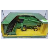 John Deere 9510 Maximizer Combine w/Box 1/28 Scale