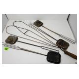 (4) Vintage Pie Irons & Rug Beater