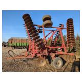 Massey Ferguson 820 tandem disc, 30
