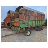 Chopper box on tandem axle running gear