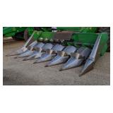 John Deere 643 corn head