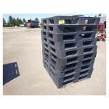 10-Plastic pallets