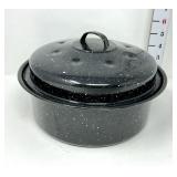 Graniteware Round Black Speckled Roaster w/ Lid
