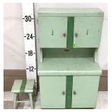 South Bend Toy Childï¿½s Hutch w/Matching Stool
