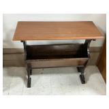 Side Table w/Bookshelf