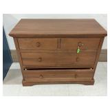 Danielï¿½s Amish Chest (Bottom Drawer Will Not Stay