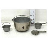 Wagner Mini Camping Pot & (2) Mini Pots & (1) Pan