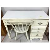 Childrenï¿½s Desk w/Chair