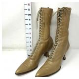 Victorian Ladies Lace-Up Boots