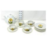 Made in Japan Childrenï¿½s Tea Set / Music Box
