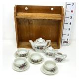 Childrenï¿½s Made in Japan Tea Set & Mini Shelf