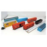 (8) HO Railroad Cars