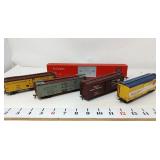 (5)  HO Railroad Cars