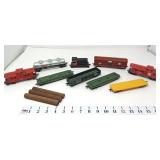 (8) HO Railroad Cars & (1) Rio Grand Locomotive