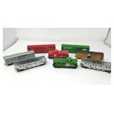 (8) HO Railroad Cars