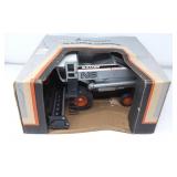 1/24 Allis-Chalmers Gleaner N6 Combine w/Box