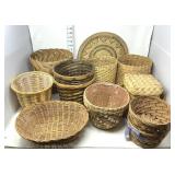 (12) Baskets & Round Decorative Mat