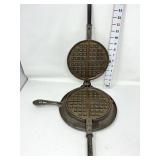 Fanner Mfg Co Crescent No. 8 Waffle Iron