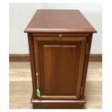 Magazine/End Table w/Storage & Pull-Out Tray