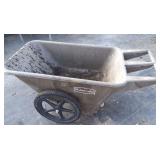 Rubbermaid Plastic Wheelbarrow