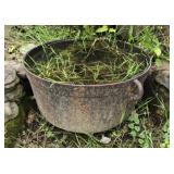 Cast iron pot