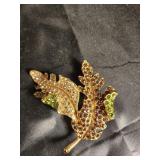 Sparkling leaves broach