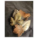 Leaves pin