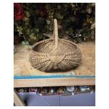 A buttocks basket made out of white oak splits