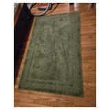 Rug 40 X 64 inches