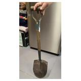 Short handle round point shovel