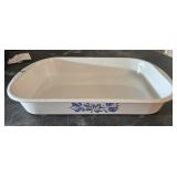White and blue design baking pan