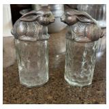 Arthur court rabbit salt and pepper shakers