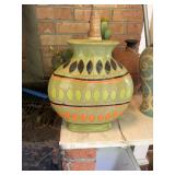 Pretty green vase, Approximately 12 inches tall