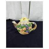 Baby birds on a nest teapot approx 6 inches tall