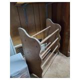Small towel or quilt rack approx size is 24