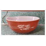 Vintage wheat pattern pyrex bowl