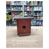 Good sturdy birdhouse