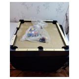 Small tabletop pool table and all its parts