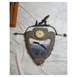 Arrowhead design clock