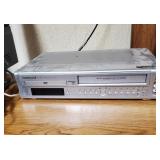 Sylvania 3 head hi fi stereo VHS & DVD PLAYER